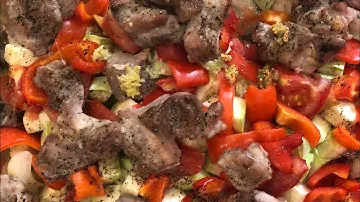Индейка с овощами в духовке//meat with vegetables in the oven