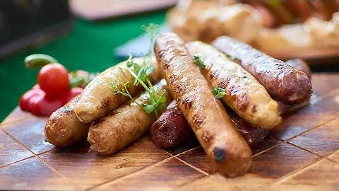 Как приготовить колбаски из индейки с начинкой из лука и грибов. Удачный рецепт👌